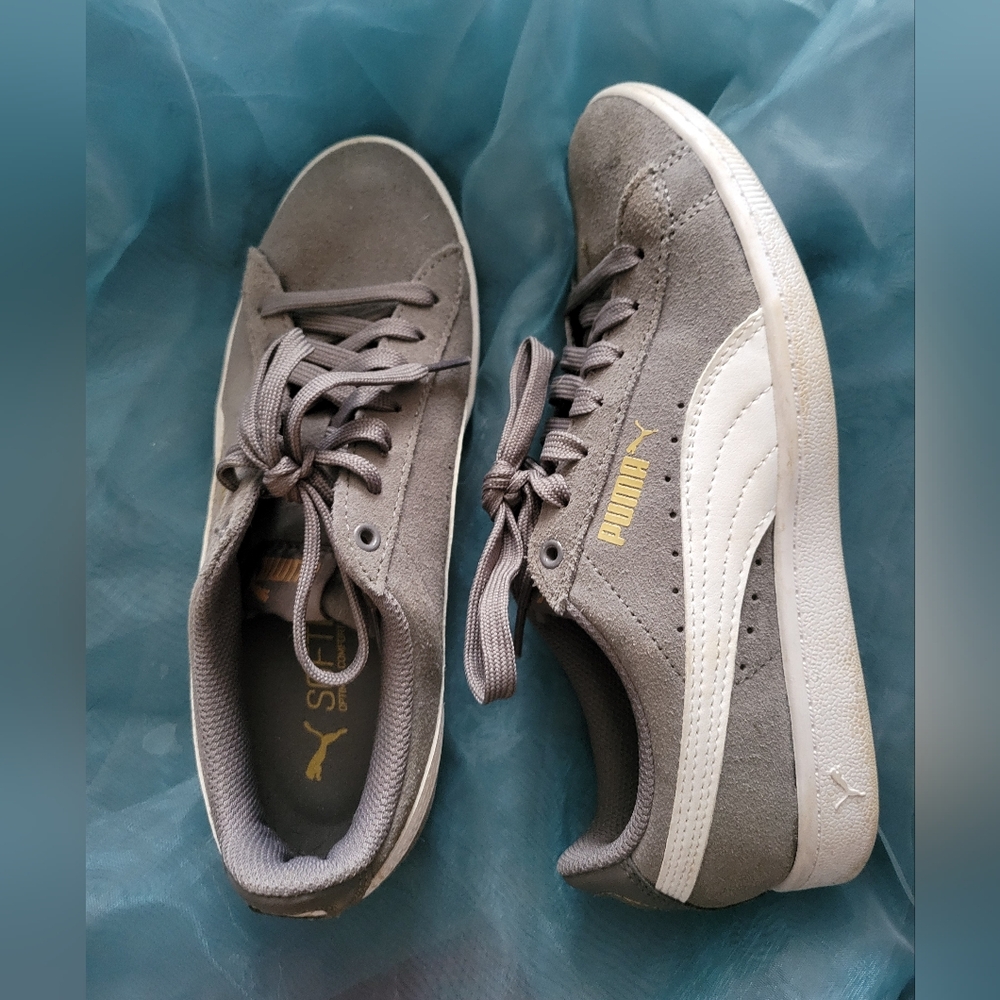 Ladies Puma Size 6